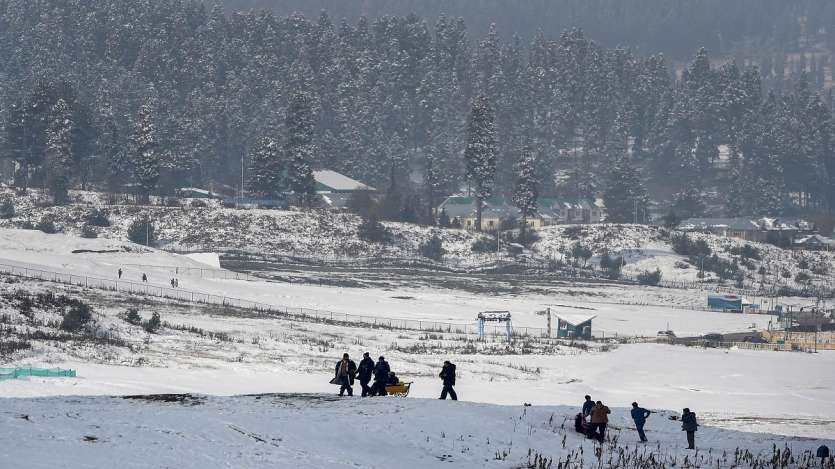 As Gulmarg Sonamarg Receive Snowfall Tourists Witness A Winter