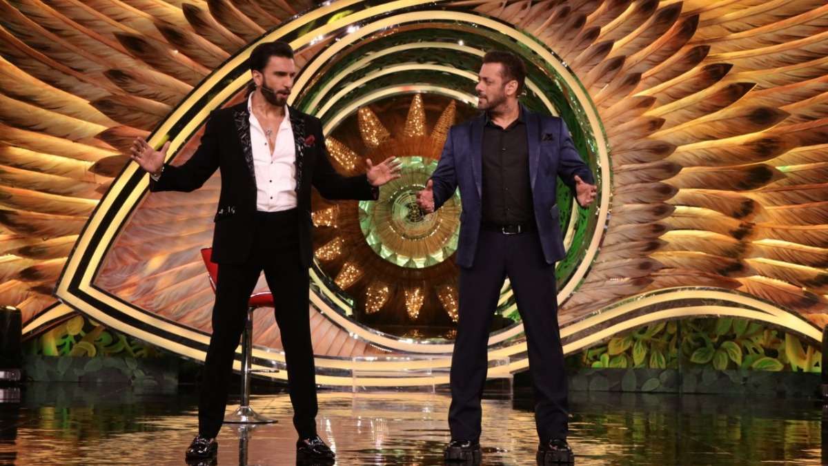 Bigg Boss 15 Grand Premiere Highlights: Jay Bhanushali, Karan Kundrra and  others enter the jungle world | Tv News – India TV