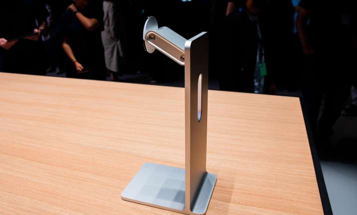 Tim Cook, Are You Joking?: Apple's Rs 70,000 laptop stand ...
