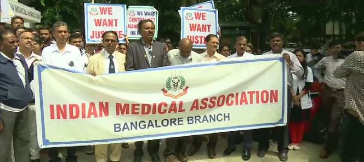 Doctors and nurses in state-run hospitals, who are IMA